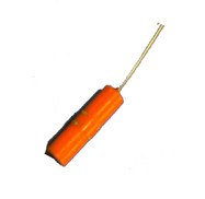 OFS-1光纖水聽器它通過(guò)高靈敏度的光學(xué)相干檢測(cè)原理，可以達(dá)到較高的探測(cè)靈敏度和較寬動(dòng)態(tài)范圍，將水聲振動(dòng)轉(zhuǎn)換成光信號(hào)，通過(guò)光纖傳至信號(hào)處理系統(tǒng)提取聲信號(hào)信息，具有靈敏度高、頻帶響應(yīng)寬、抗電磁干擾、耐惡劣環(huán)境、結(jié)構(gòu)輕巧、易于遙測(cè)和構(gòu)成大規(guī)模陣列等特點(diǎn)，它屬于新型水聽器的一種，已經(jīng)逐漸從早期的實(shí)驗(yàn)室研究階段邁向工程應(yīng)用。
